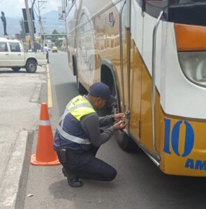 Nuevo dispositivo se coloca en buses interprovinciales en Ambato