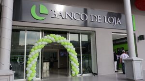 Banco de Loja renueva su imagen en Agencia Sur