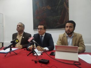 Funcionarios estarían involucrados en supuesto tráfico de influencias