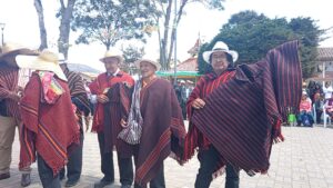 Se desarrolló tercer Festival del Poncho y la Alforja