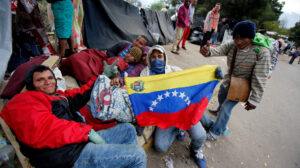 Ecuador descarta corredor humanitario para venezolanos expulsados de Perú