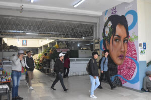 Grafitis llenan de color al  mercado Central de Ambato