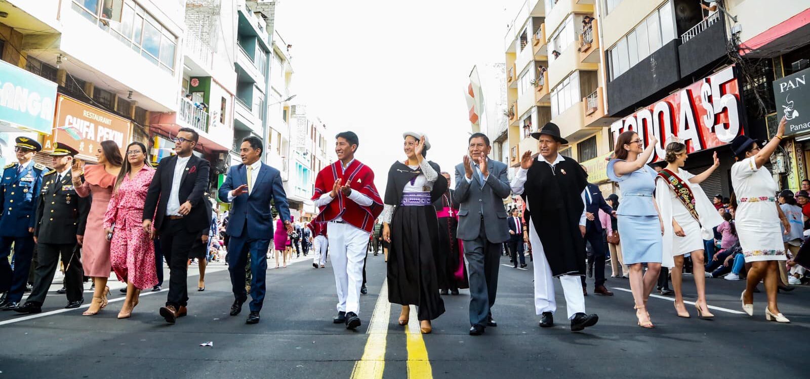 Las principales autoridades de la ciudad y la provincia encabezaron el recorrido.