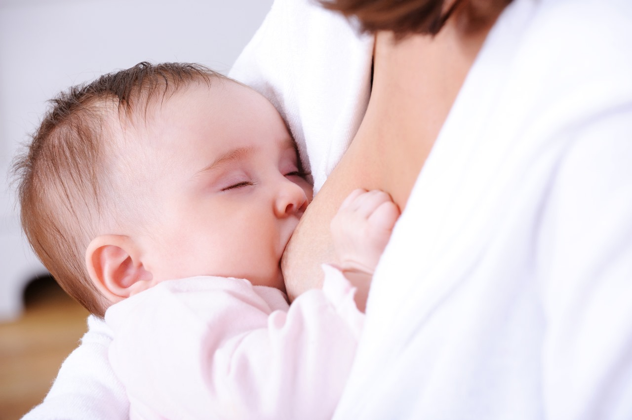 La lactancia materna ofrece un escudo protector en los niños recién nacidos.