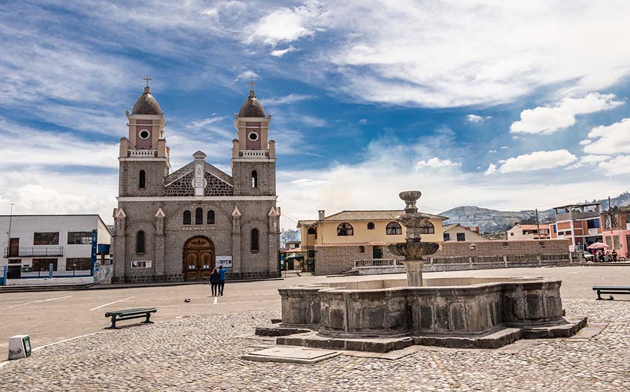 La construcción que más destaca es su iglesia central.