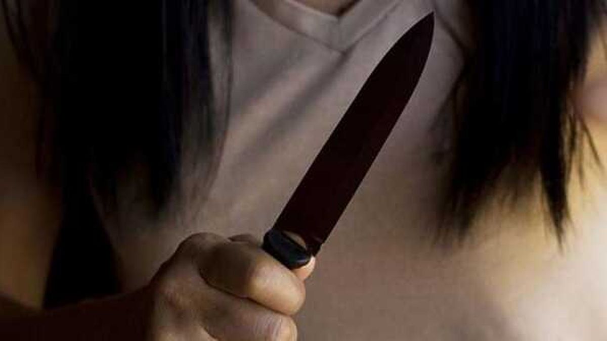 El menor de edad habría sido atacado con un cuchillo por la mujer con la que convive. (Foto para graficar)