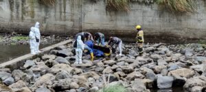 Encuentran a Raúl Chimborazo muerto y ensacado en la represa de la vía a Aguaján en Ambato