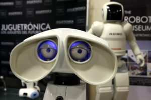China planea impulsar la producción en masa de robots humanoides para 2025