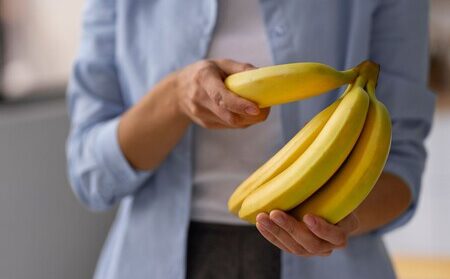 Los plátanos deben tener un proceso de desinfección para poder consumirlos.