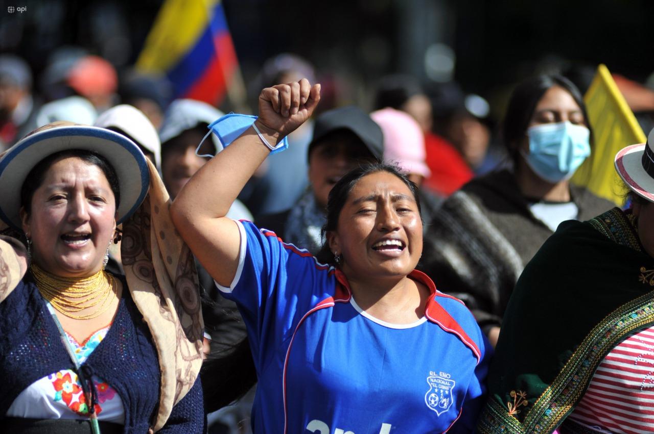 CRISIS. Los ecuatorianos esperan soluciones a los problemas económicos.