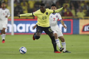 Ecuador gana 1-0 a Chile, con gol de Ángel Mena