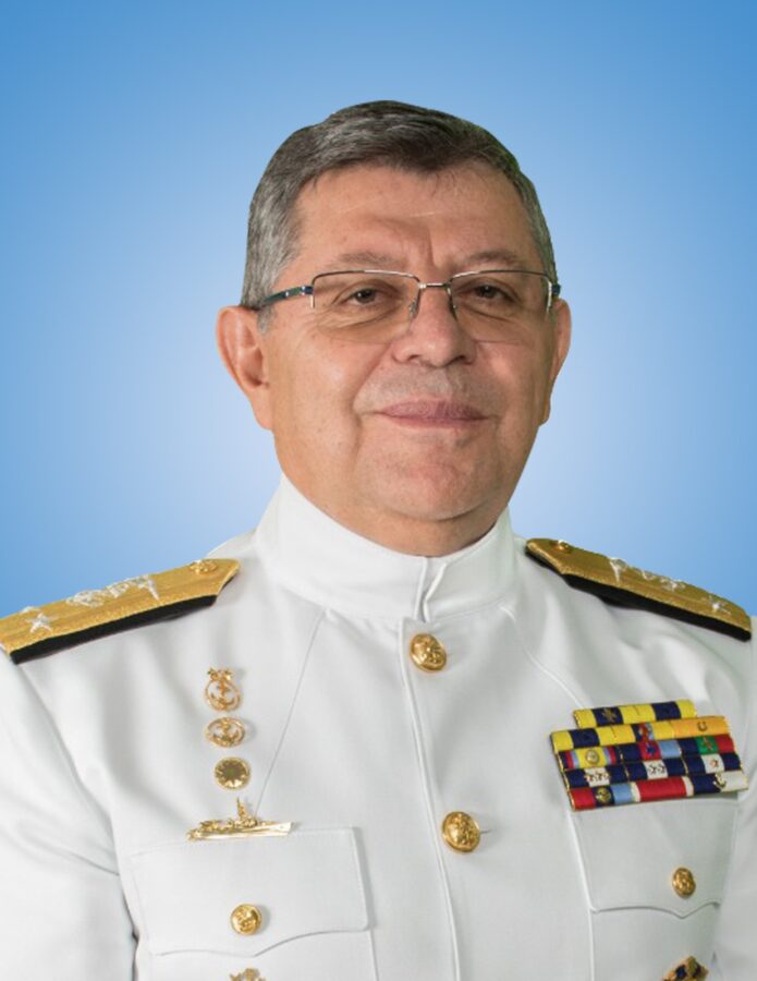 Comandante de la Fuerza Naval, contralmirante Miguel Córdova