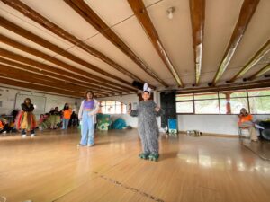 ‘Amigos: el caleidoscopio de la alegría’, una obra de teatro protagonizada por niños, niñas y adolescentes de Fundación Cecilia Rivadeneira