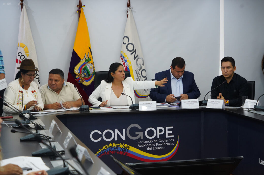 prefecturas deudas gobierno ministerio de Economía Ecuador