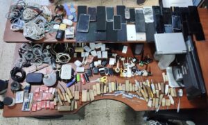 67 armas y 34 celulares decomisados en la cárcel de Ibarra