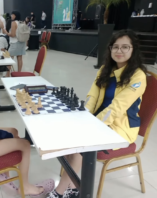 Arlette Guerrero practica ajedrez desde hace nueve años y es una de las mejores deportistas del Ecuador. 