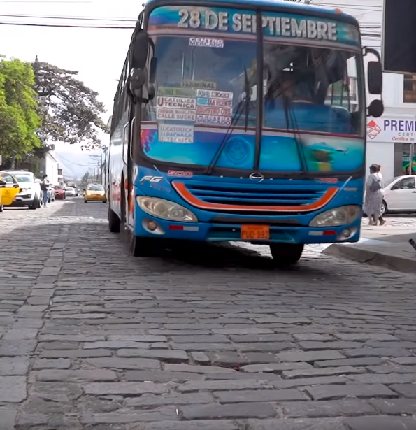 INICIO. La primera calle a intervenir es la García Moreno, en el tramo entre Sucre y Maldonado, frente al Centro de Salud.