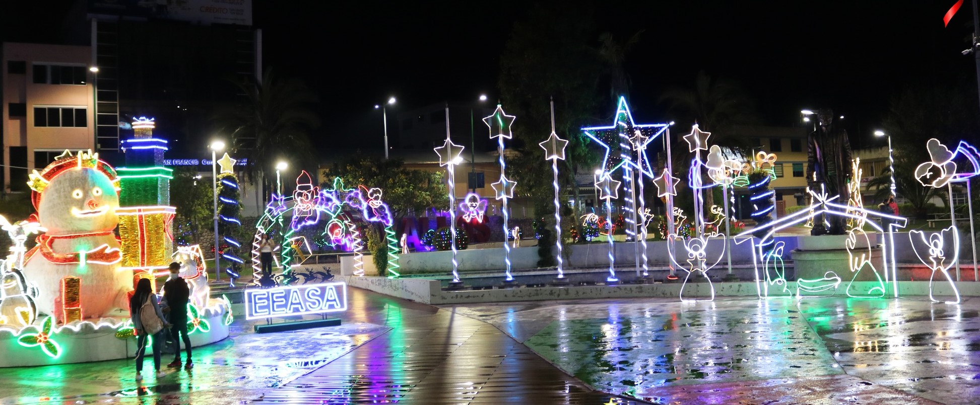 El parque central del cantón estará lleno de luces navideñas.