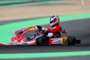 Los pilotos ambateños están en las finales del mundial de karting en Bahréin