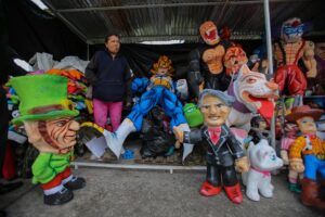 Los monigotes, una costumbre que enamora a propios y extraños en Ecuador