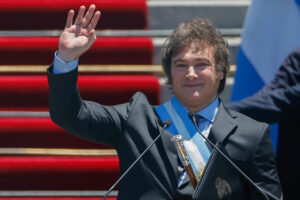 Milei presentará el martes sus primeras medidas para afrontar la crisis económica de Argentina