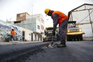 Municipio realiza trabajos de regeneración urbana en el centro de Ambato