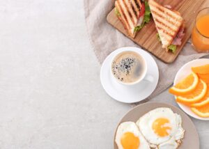 Desayuno y cena tempranos podrían reducir el riesgo cardiovascular