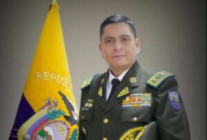 Daniel Noboa ratifica a César Zapata como comandante general de la Policía y da de baja a cuatro generales
