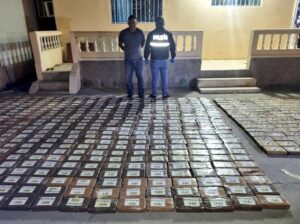 Policía decomisa cerca de una tonelada de cocaína que iba a Europa