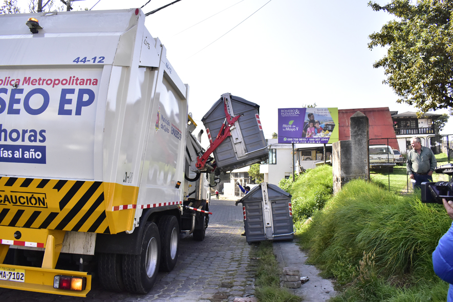 RENOVACIÓN. Emaseo anuncia que se fortalecerá el servicio de recolección de residuos en Quito.