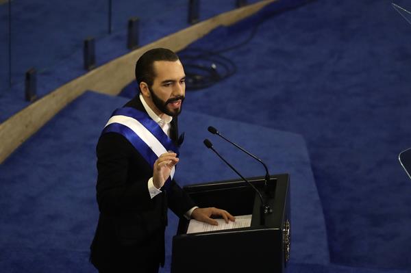 Poder. El presidente de El Salvador, Nayib Bukele, busca la reelección inmediata.