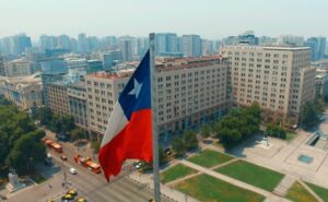 Empresarios chilenos presentan propuesta tributaria diferente a la del Gobierno