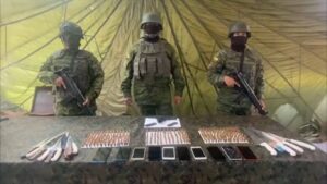 Armas, celulares y droga siguen saliendo de la cárcel de Ambato