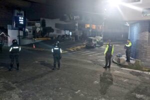 Quito vivió una noche con secuestros, explosivos y coches bomba