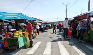 Más de 800 comerciantes regresaron al mercado América de Ambato