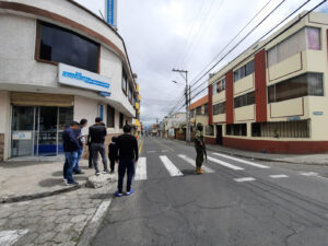 Fuerzas Armadas y Policía intervienen una casa en la Letamendi, Ambato