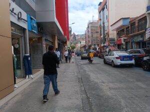 Delincuentes motorizados roban 10  mil dólares en el centro de Ambato