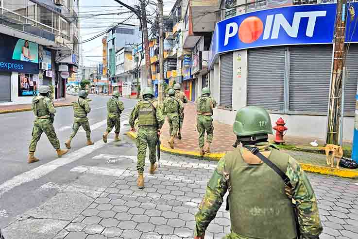 TRABAJO. En Santo Domingo de los Tsáchilas también se lucha contra grupos terroristas.
