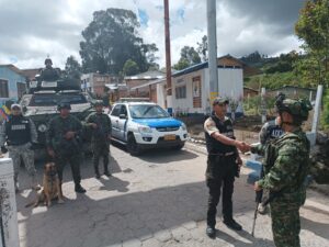 Colombia despliega militares en la frontera por inseguridad en Ecuador