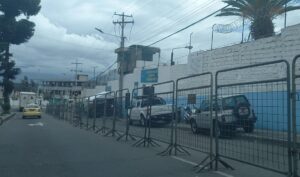 Motín y guías retenidos en la cárcel de Ambato