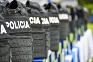 Policía Nacional y FF.AA. reciben 21.787 chalecos antibalas e implementos para la lucha contra la delincuencia