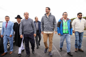 Ministro de Obras Públicas ofrece ampliación de vías en Tungurahua