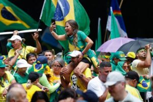 Bolsonaro pone a prueba su fuerza en la calle en medio de las investigaciones por golpismo