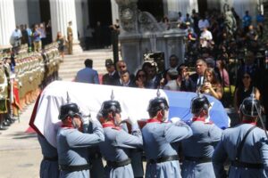 Los chilenos despiden con honores a Sebastián Piñera