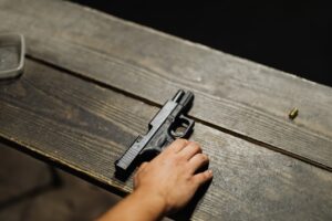 Hombre dispara contra una mujer en Santa Rosa, sur de Ambato