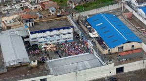 Militares y policías intervienen la cárcel de Tulcán