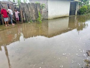 Barrios de La Concordia bajo el agua