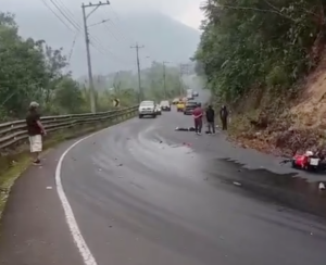 Motociclista muere en la vía Baños – Puyo