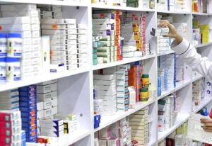 Medicamentos siguen escasos en hospitales