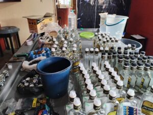 En Tulcán funcionaba una envasadora ilegal de licor